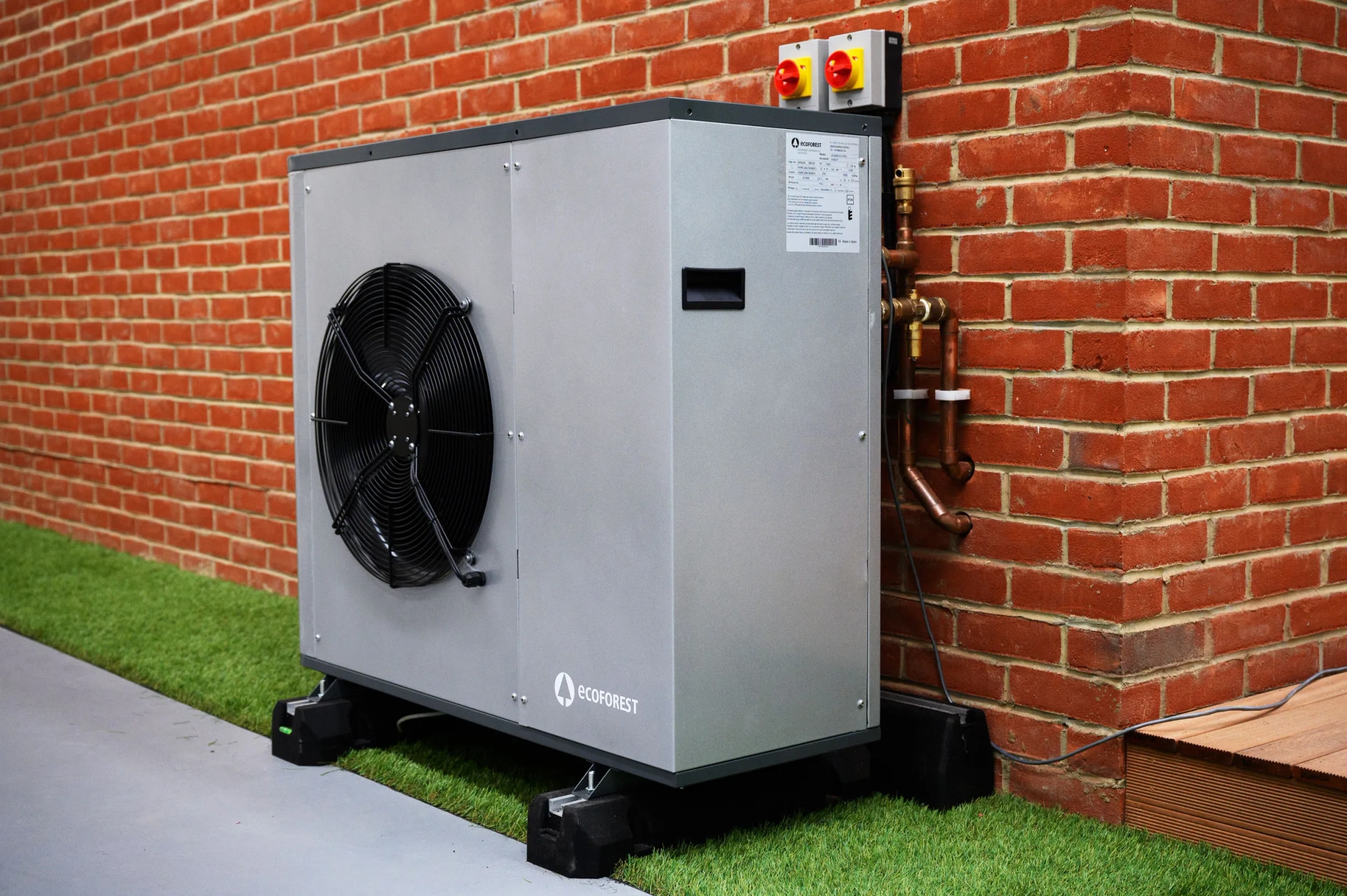 KFW-geförderte Wärmepumpe 14 kW – Monoblock-Modell von TerraNext
