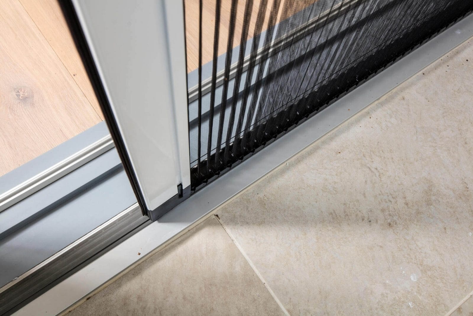 Balkontüre Insektenschutz: Langlebige Netze und Aluminiumprofile für Ihr Zuhause