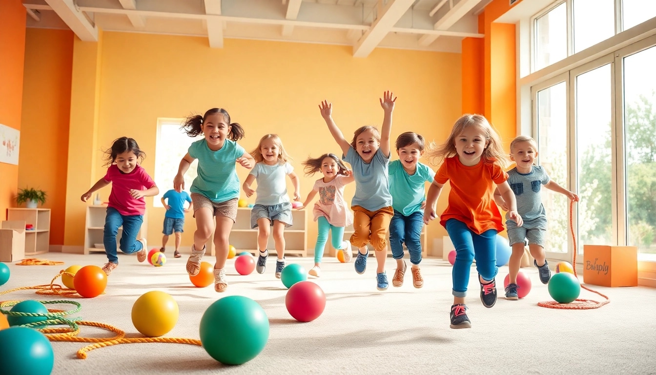 Kinder, die lustige Bewegungsspiele drinnen spielen, um mehr dazu lesen.
