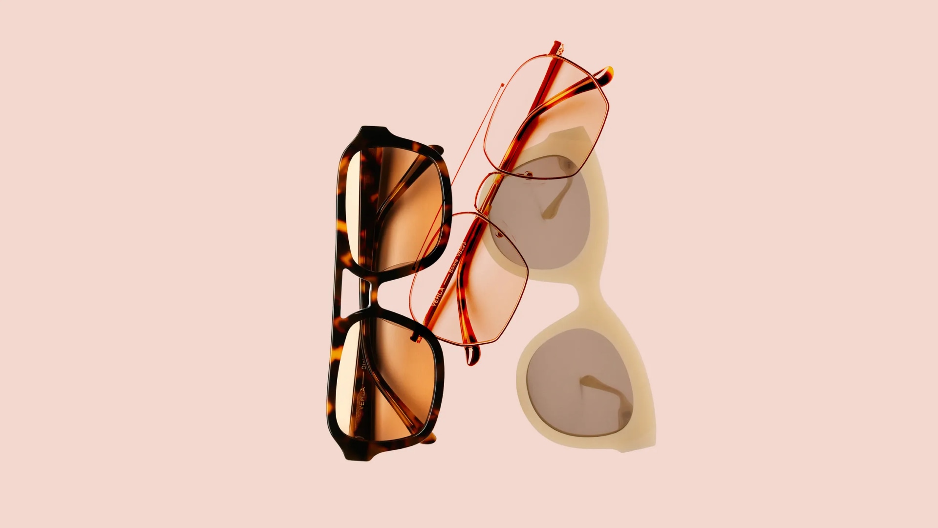 Online vs. im Laden: Wo sollten Sie Ihre nächste Sonnenbrille kaufen?